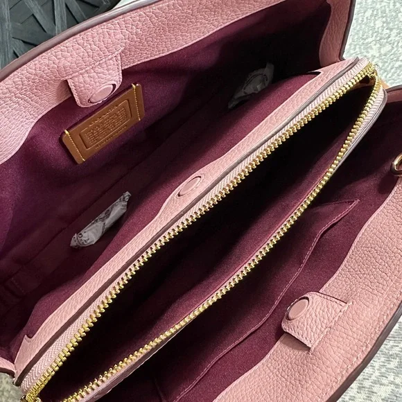 COACH Savannah Carryall - Picture 7 of 11